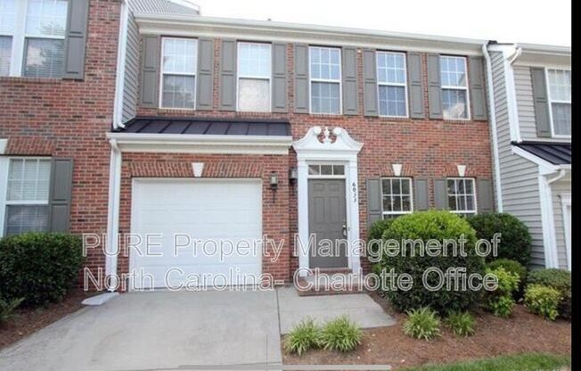 6033 QUEENS WALK CT