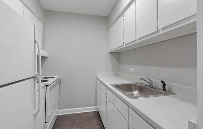 2 beds, 1 bath, 770 sqft, $1,050, Unit C6