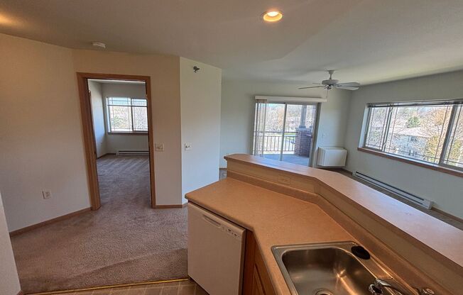 1 bed, 1 bath, 756 sqft, $1,555, Unit 302-301