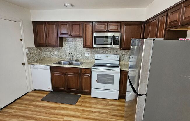 3 Bed 2 bath Park Terrace Town Home FOR RENT