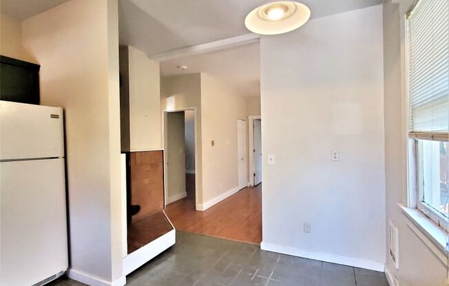 3 beds, 1 bath, 800 sqft, $2,000, Unit 852 NE 57th St, Unit 854