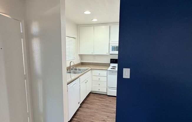 1 bed, 1 bath, 750 sqft, $2,255, Unit 716