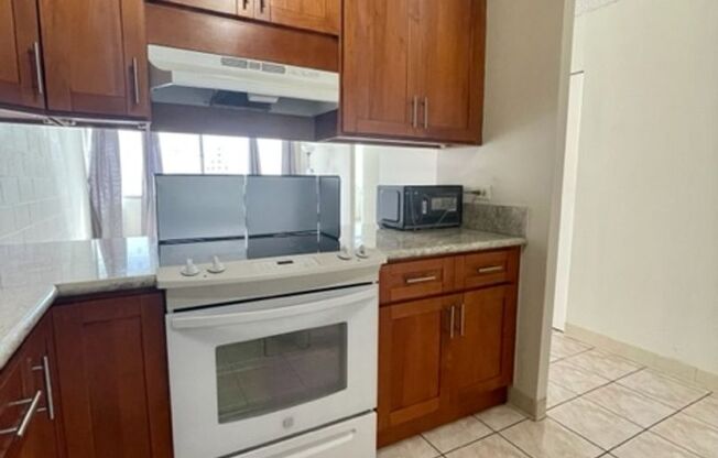 1 bed, 1 bath, $2,000, Unit APARTMENT 612