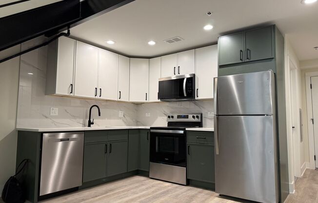 1 bed, 1 bath, 768 sqft, $2,695, Unit 106