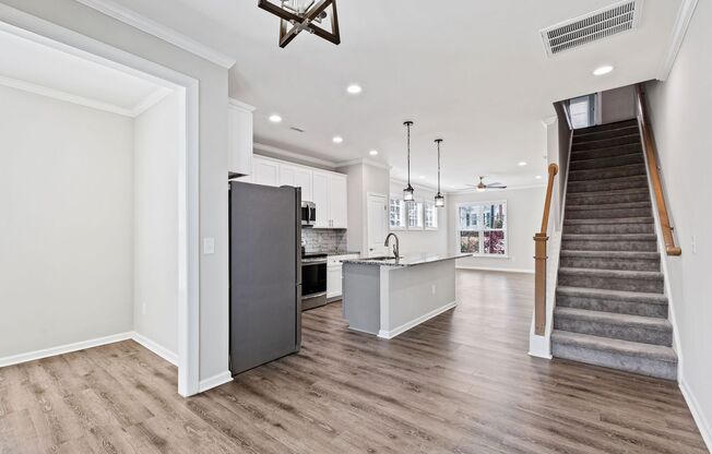 3 beds, 2.5 baths, $1,900, Unit Unit A