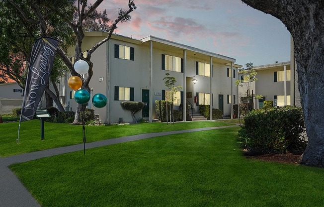 Lush Green Outdoor Spaces at Colonial Garden Apartments, San Mateo, 94401