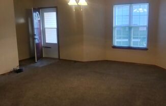 3 beds, 2 baths, $925