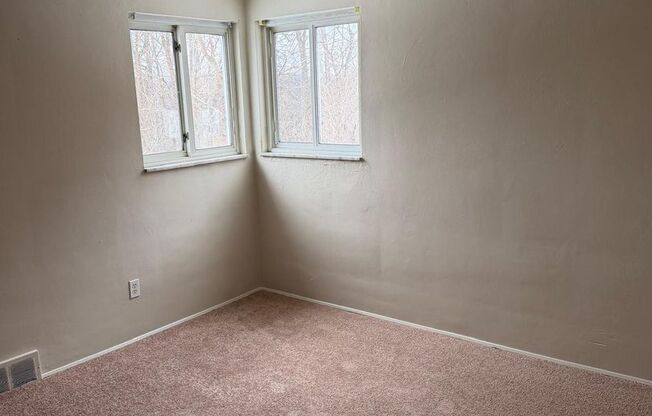 Newly Renovated 3BD 1 1/2BA house in Penn Hills!