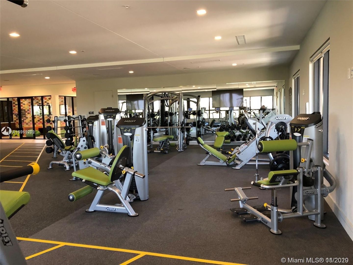 Great Condo unit in Doral