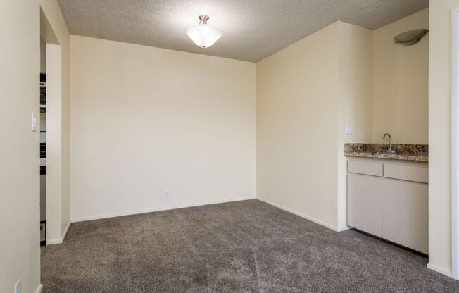 2 beds, 2 baths, $3,900