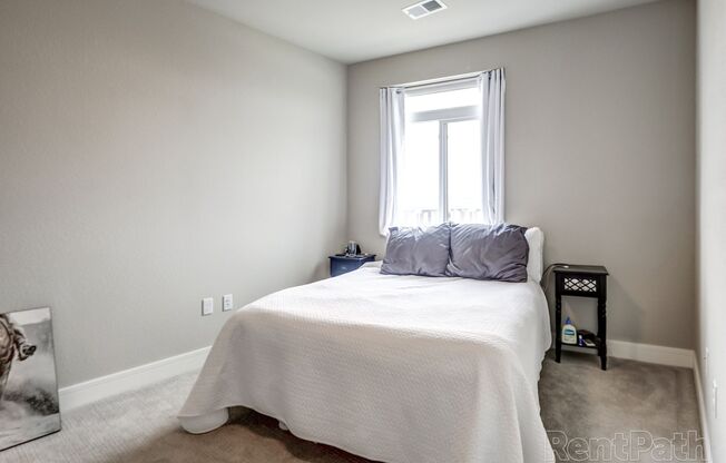 1 bed, 1 bath, 747 sqft, $1,750, Unit 702
