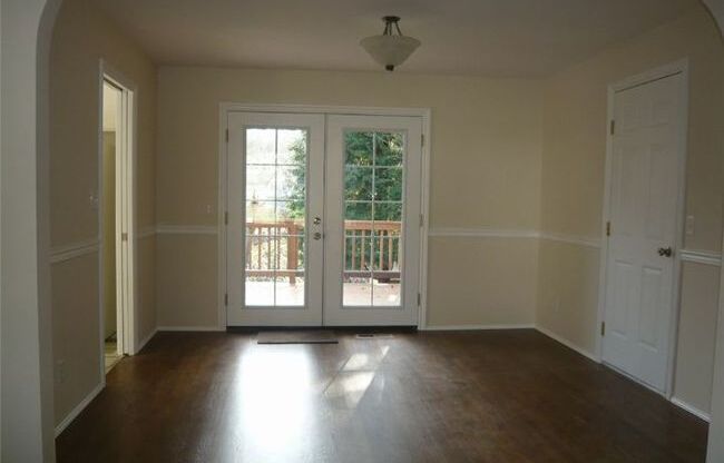 West hill Kent large 4 bedroom 2.5 bath Daylight Rambler home. Available August 1st, 2025