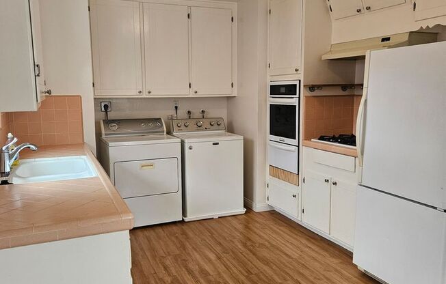 Charming 2 Bedroom/1 Bath Home