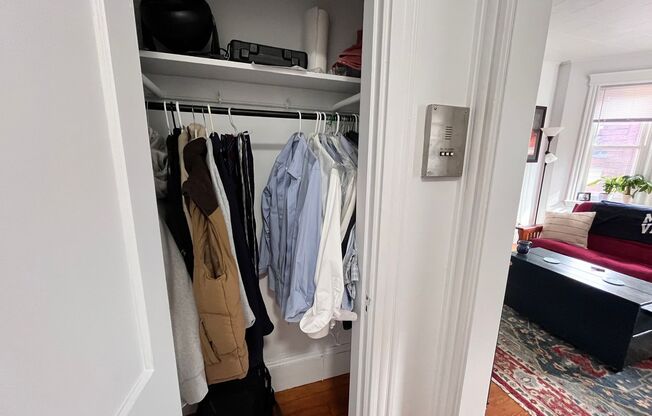 Studio, 1 bath, 475 sqft, $2,500, Unit 44