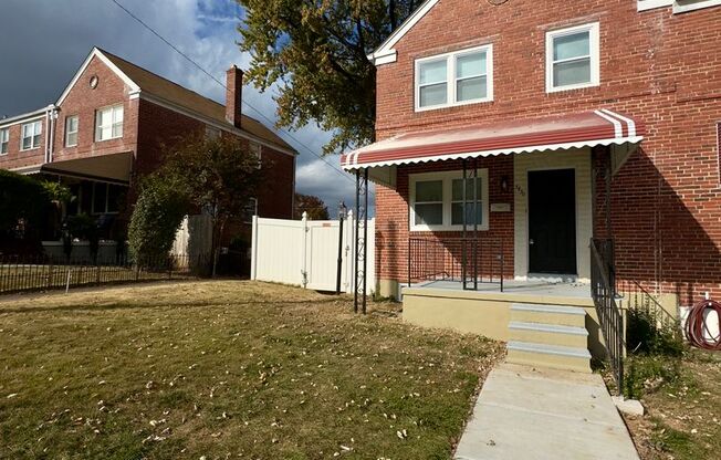 Spacious 3Bed/2Bath Townhome with Modern Amenities and Outdoor Space in Woodlawn MD