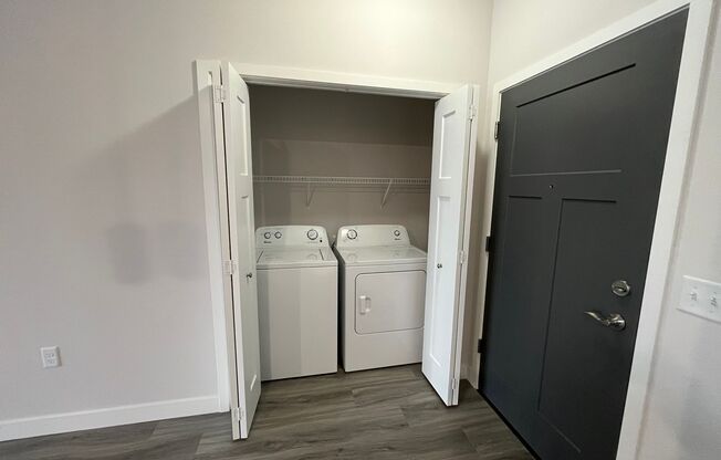 1 bed, 1 bath, 802 sqft, $1,495, Unit Lime 124