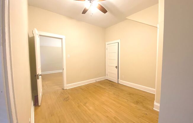 1 bed, 1 bath, $995, Unit 12