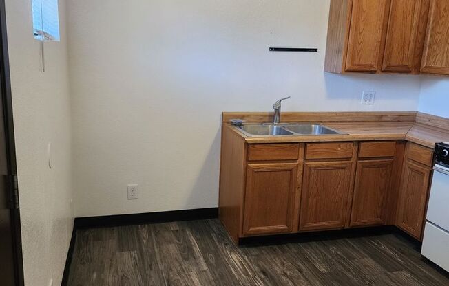 1 bed, 1 bath, 440 sqft, $950, Unit 231-4  261