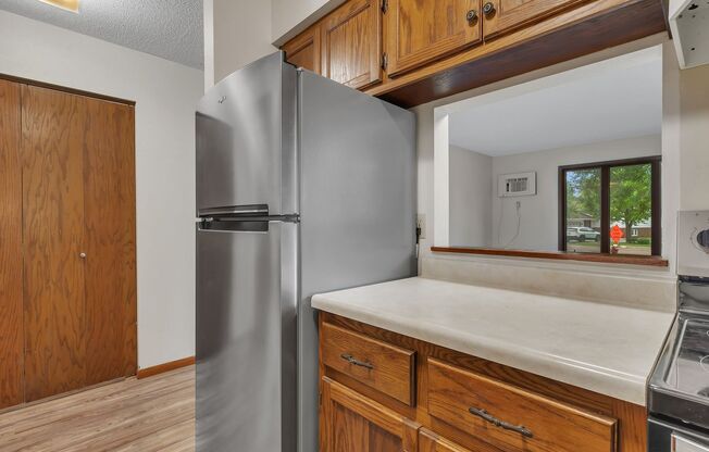 Comfortable Living Close to It All- Golden View Apartments