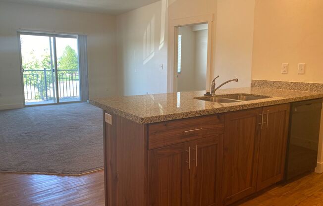 2 beds, 2 baths, 964 sqft, $1,550, Unit 332