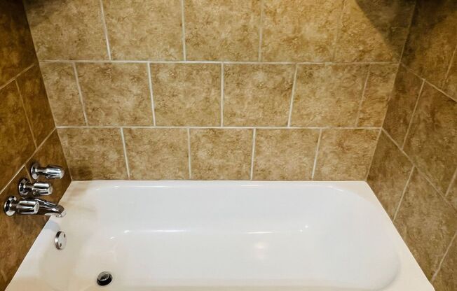 1 bed, 1 bath, 666 sqft, $1,175, Unit 1-129