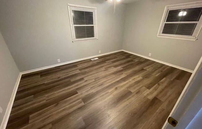 2 beds, 1 bath, 919 sqft, $850, Unit 2 Bedroom West Colonial Floorplan