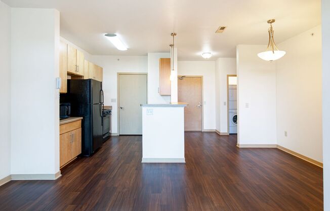 1 bed, 1 bath, 765 sqft, $1,195, Unit 8119-204
