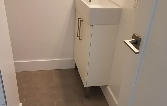 Studio, 1 bath, 230 sqft, $1,785, Unit 716- 04