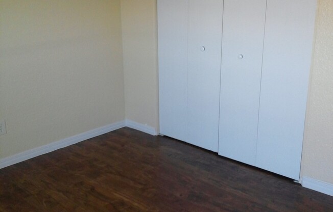 3 beds, 2 baths, 1,350 sqft, $1,150, Unit 34