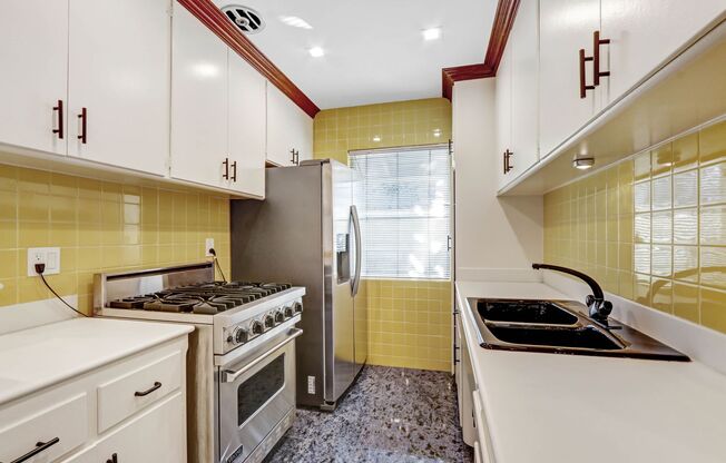 807 5th Street in Santa Monica.  Steps to Montana Ave and 5 blocks to the beach!