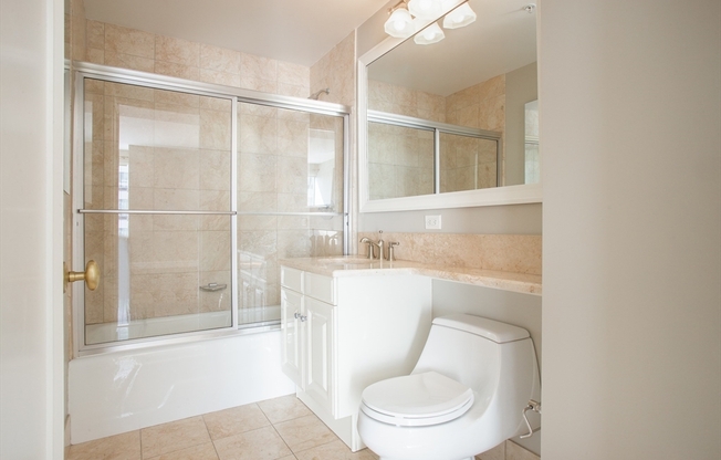 1 bed, 1.5 baths, 754 sqft, $4,700, Unit 11C