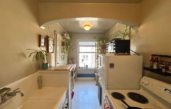 1 bed, 1 bath, 544 sqft, $1,750, Unit Unit 301