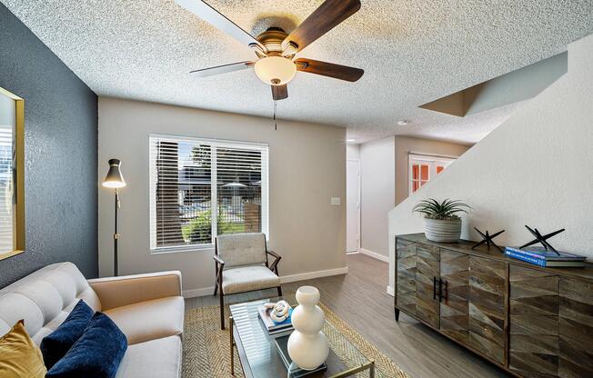 2 beds, 1.5 baths, 856 sqft, $1,895