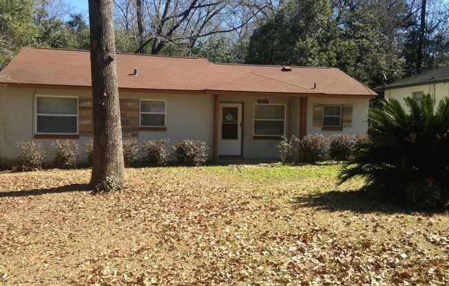 3 beds, 1 bath, 922 sqft, $1,150, Unit 2925 Mock