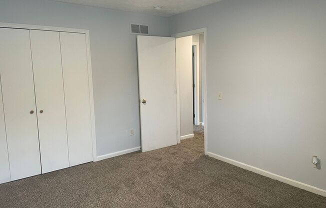 2 beds, 1.5 baths, $1,250, Unit 1122 Applegrove