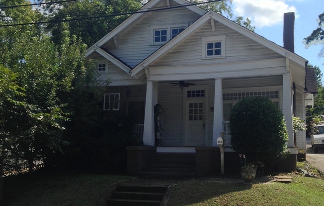 2BD/2BTH Home Available with Off Street Parking