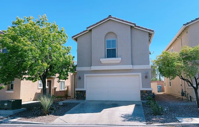 3 Bed 2.5 Bath Single House near Rainbow 215