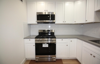 1 bed, 1 bath, 750 sqft, $3,900, Unit 39D