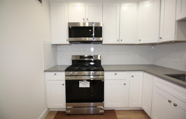 1 bed, 1 bath, 750 sqft, $3,900, Unit 39D