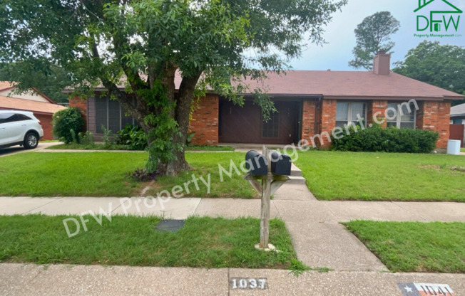 Cute 2 Bedroom, 1 Bath, Half-Duplex Home for Lease in Bedford