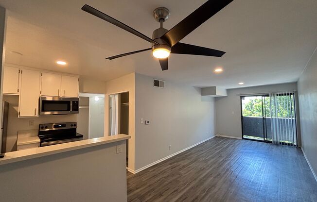 1 bed, 1 bath, 695 sqft, $1,598, Unit 301