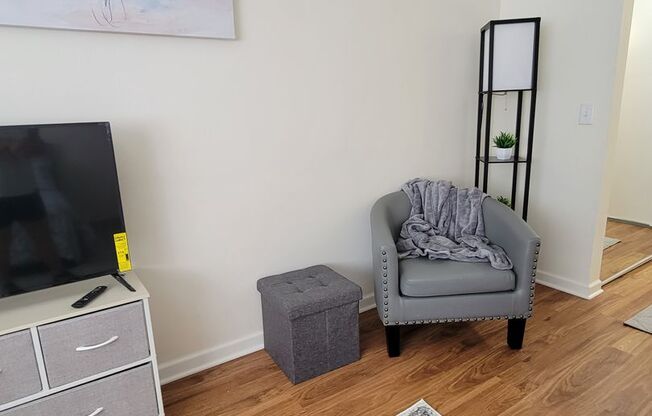 Studio, 1 bath, $980, Unit 203