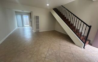 Spacious 2bed 1.5bath Apartment near Beach Blvd & Talbert Ave