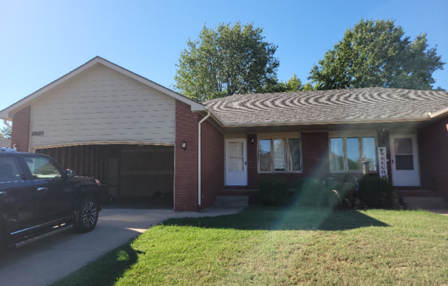 10605 W DOUGLAS