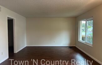 3 beds, 2 baths, $2,850, Unit Unit 2