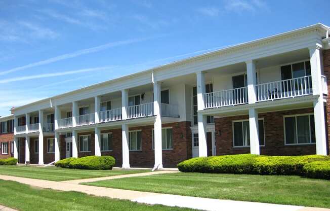 The Haven at Grosse Pointe apartment building exterior