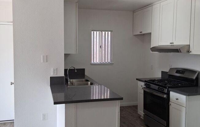 2 beds, 2 baths, 836 sqft, $2,400, Unit 262