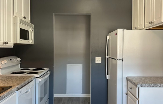 2 beds, 1 bath, 750 sqft, $1,349, Unit 1624-12