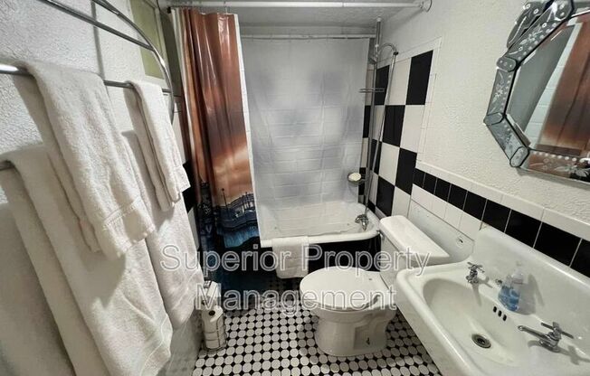 104 W. Pershing Blvd