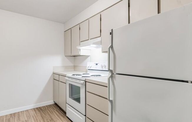 2 beds, 1 bath, 950 sqft, $1,750, Unit 37